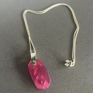 Kendra Scott Inez Pendant Necklace in Berry Illusion